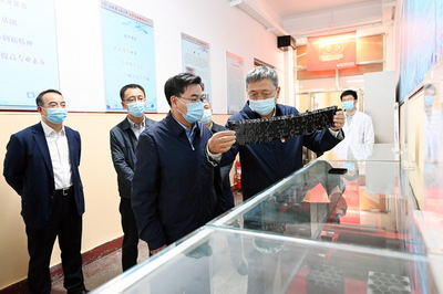 尊師重教，厚植創新沃土——胡昌升哈爾濱看望慰問高校教師并調研自然科學研發工作